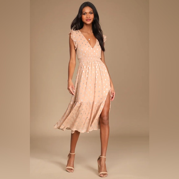 Lulus Dresses & Skirts - NWT LuLu’s Ruffled/Tiered Midi Dress—small